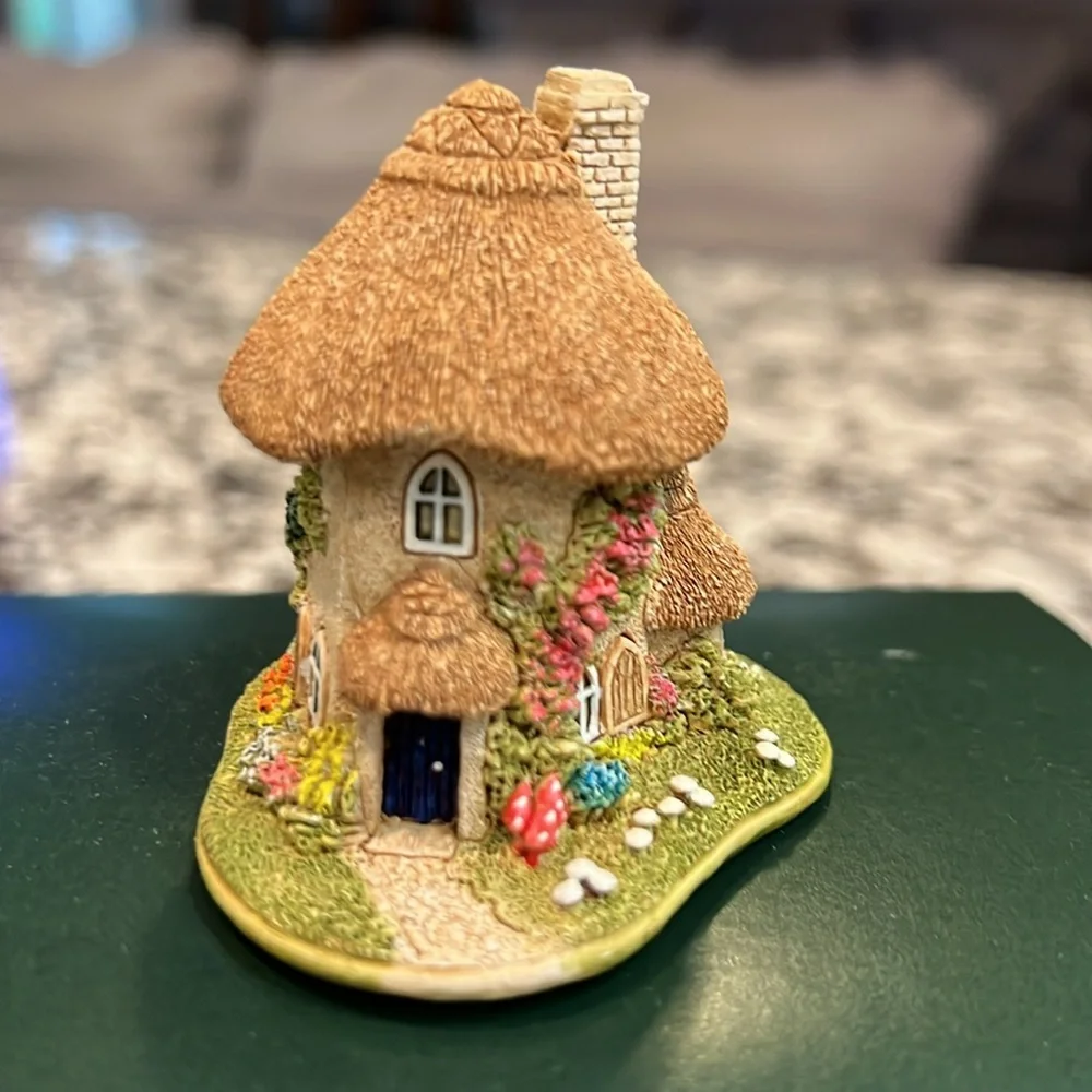 Lilliput Lane The Toadstool - Picture 2 of 9